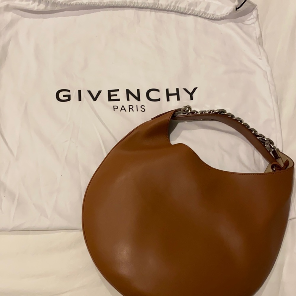 💯 Authentic Small Givenchy infinity hobo in Brown
